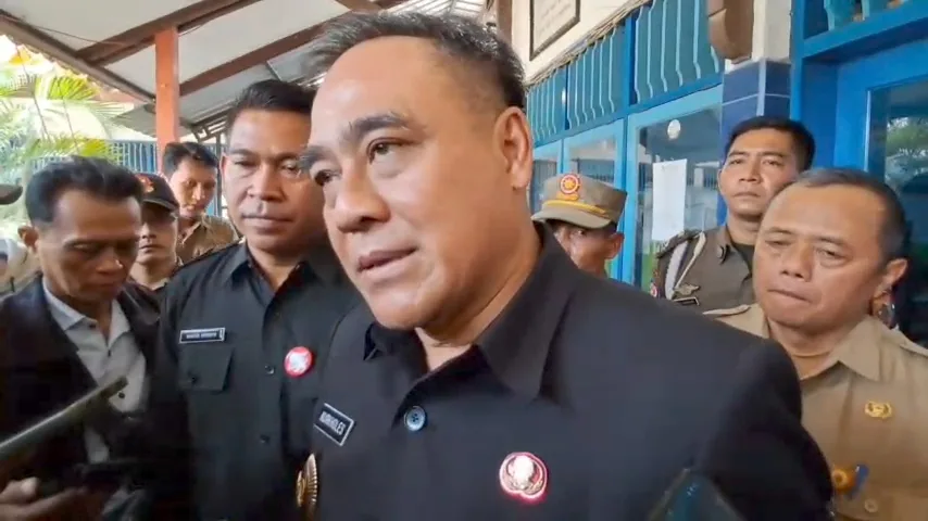 Plt Bupati Nurkholes 1